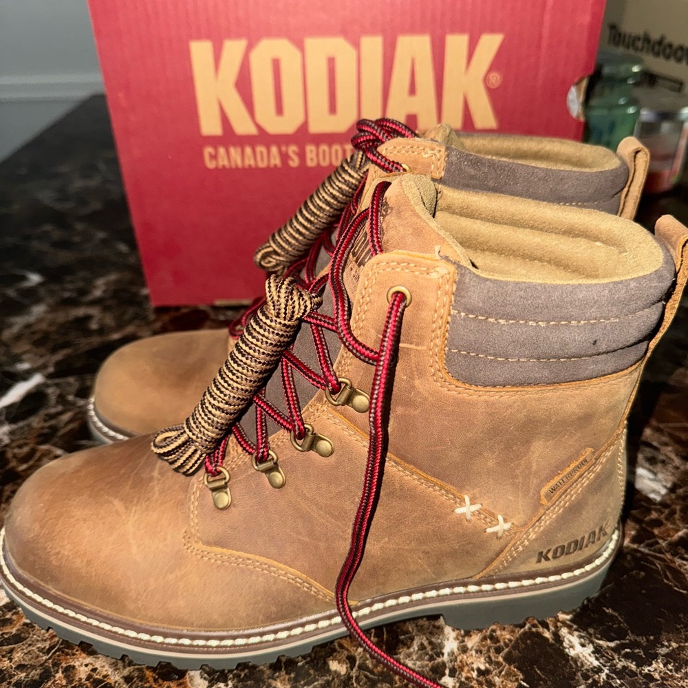 Brown Kodiak Chelsea Boots